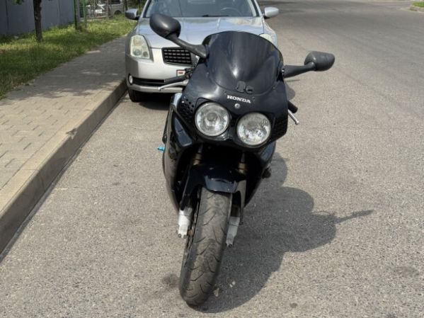 Honda CBR 900RR, 1996 г.