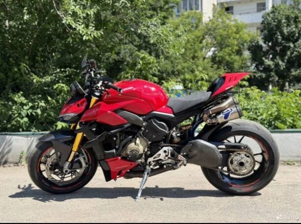 Ducati Streetfighter V4s, 2021 г.