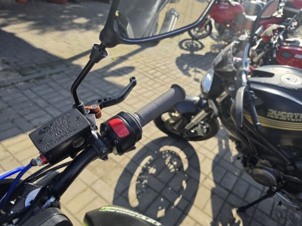 Suzuki GSR, 2010 г.