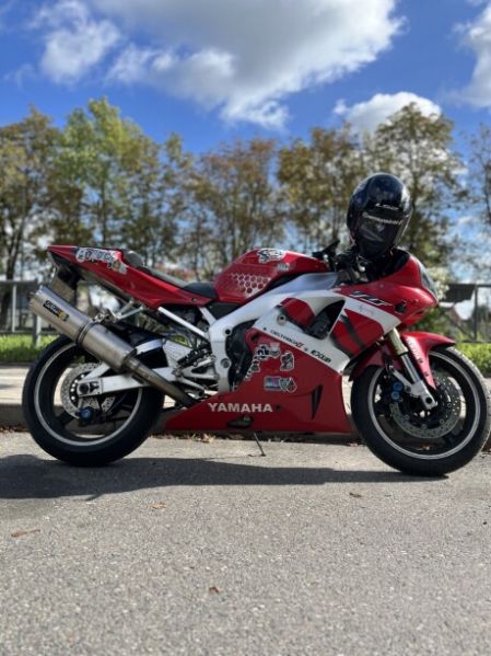 Yamaha YZF R1, 2001 г.