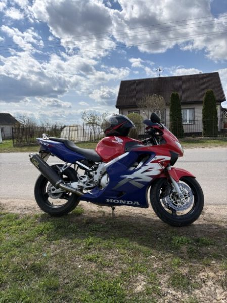 Honda CBR, 1999 г.