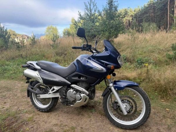 Suzuki XF 650, 2001 г.
