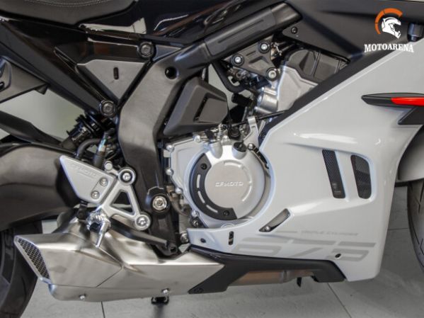 CFMOTO 675SR-R, 2026 г.