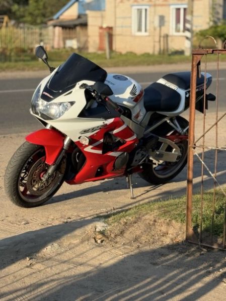 Honda CBR, 2001 г.