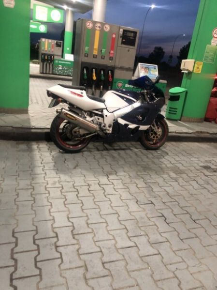 Suzuki GSX-R, 2000 г.