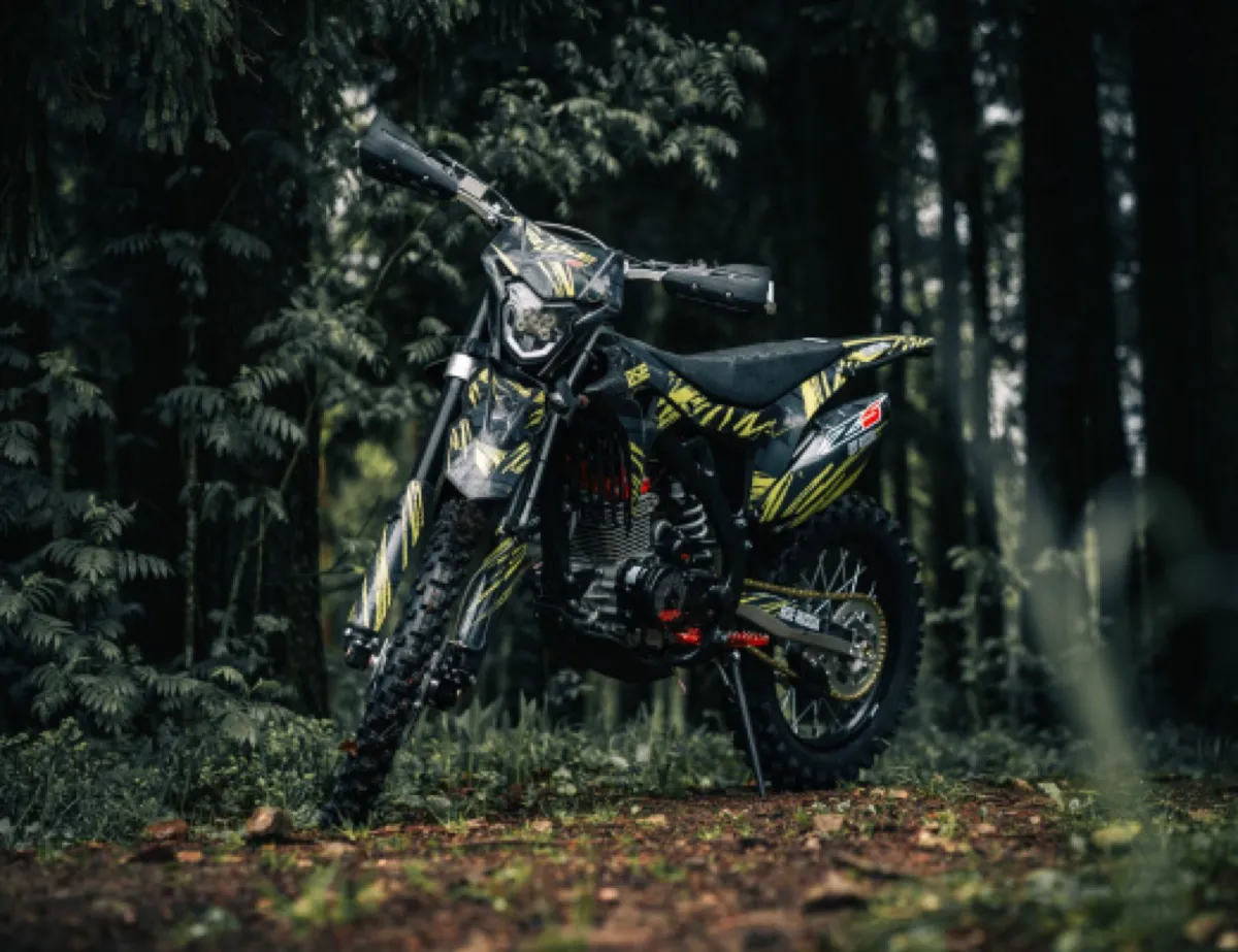 Эндуро BSE Z5 5.0 Neon Black, 2026 г.