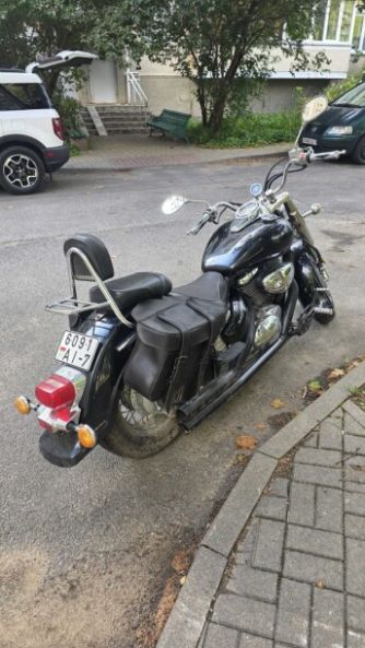 Suzuki VL800, 2001 г.