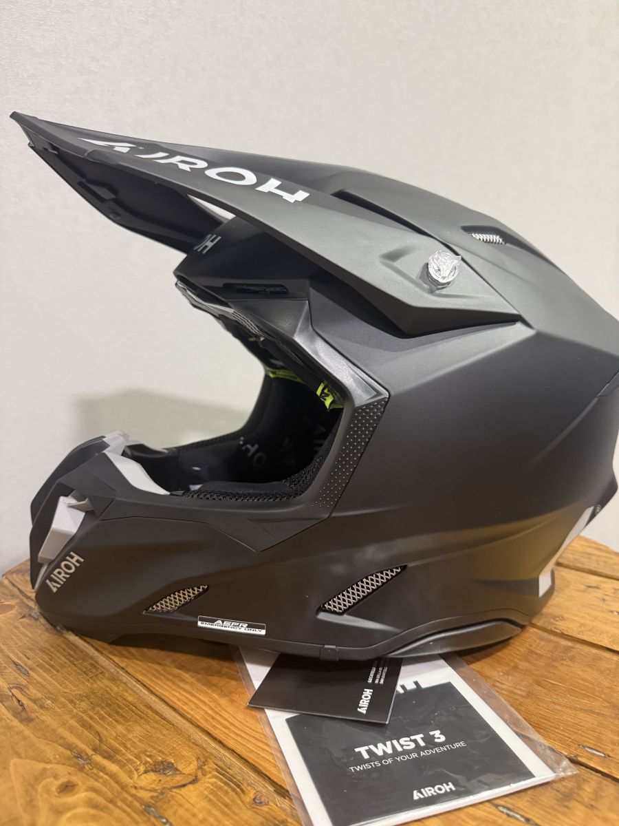 Airoh twist 3.0 L