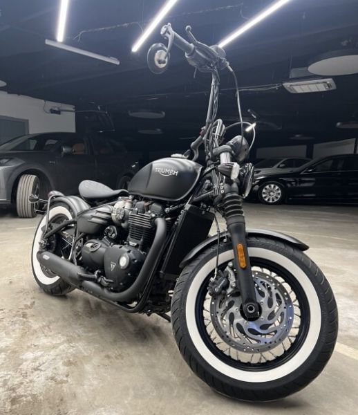 Triumph Bonneville bobber black, 2019 г.