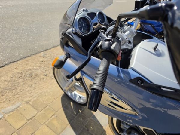 BMW F, 2001 г.