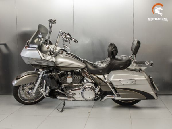 Harley-Davidson CVO Road Glide FLTRSE3, 2009 г.