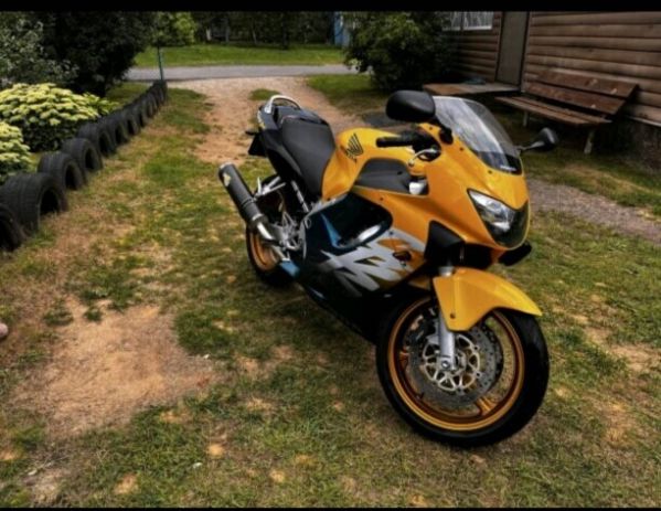 Honda CBR, 1999 г.