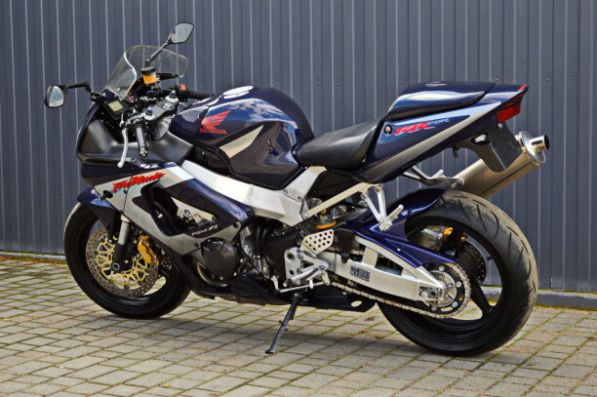 Honda CBR 900RR FireBlade, 2001 г.