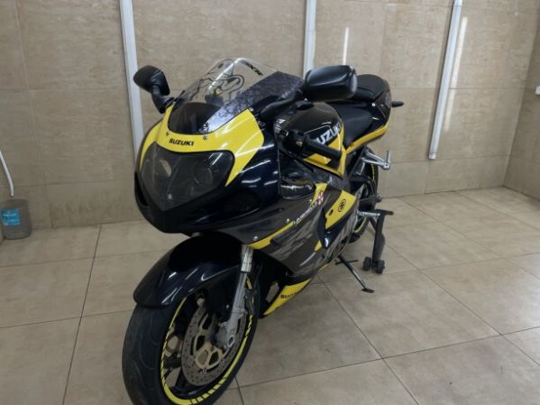 Suzuki GSX-R, 2000 г.