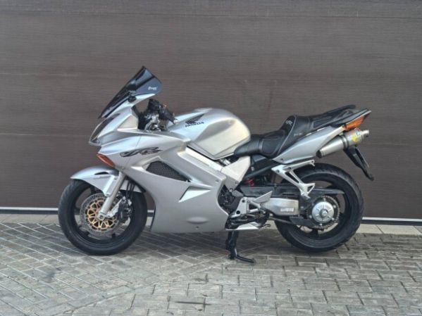 Honda VFR, 2002 г.