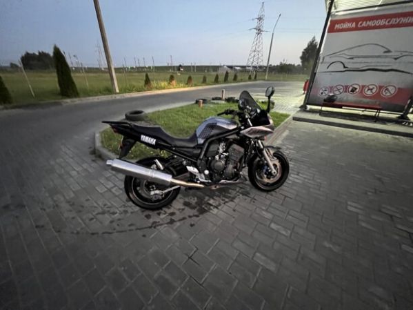 Yamaha FZS 1000, 2004 г.