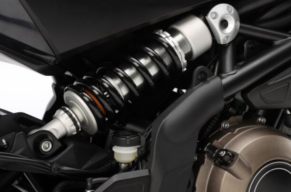 QJ MOTOR SRK 400, 2026 г.