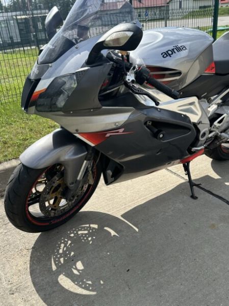 Aprilia RSV Factory, 2004 г.