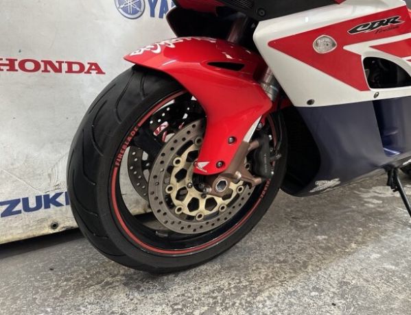 Honda CBR 1000RR Fireblade, 2004 г.