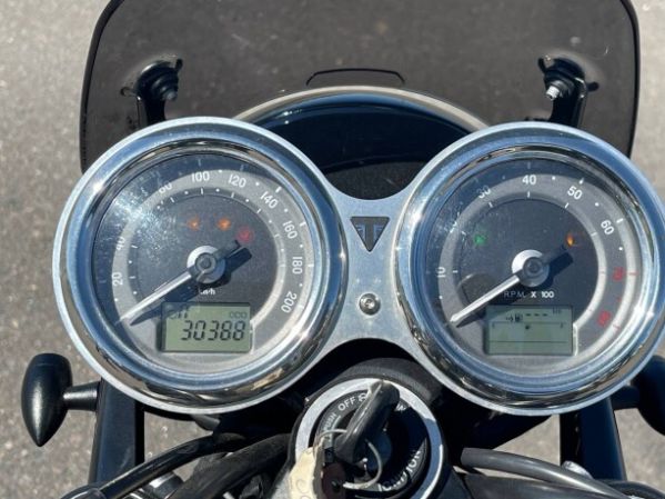 Triumph Bonneville T100 Black, 2016 г.