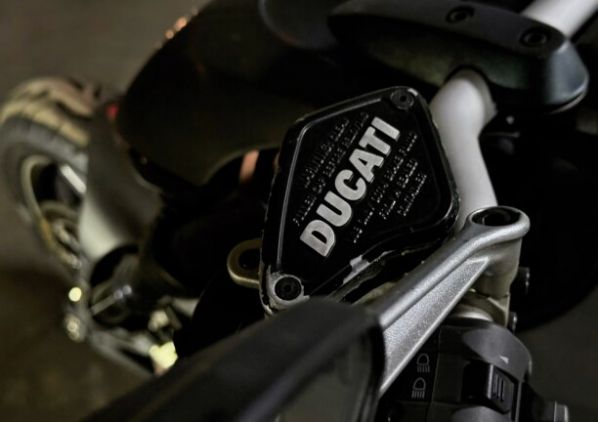 Ducati Diavel Carbon, 2011 г.
