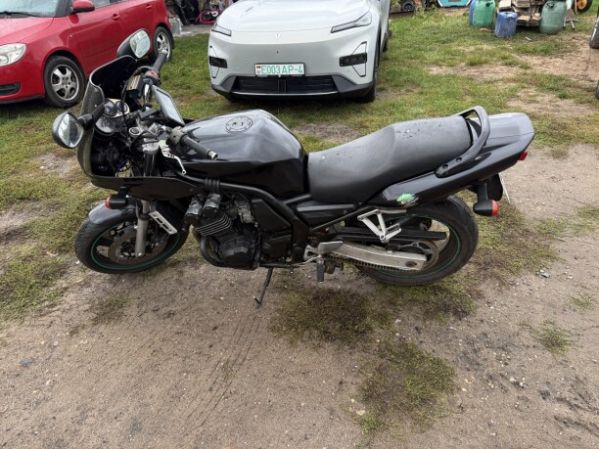 Yamaha FZS, 2001 г.