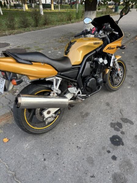 Yamaha FZR, 2001 г.