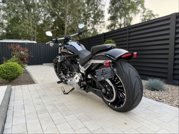 Harley-Davidson Breakout, 2024 г.