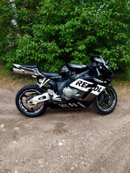 Honda CBR 1000RR, 2005 г.