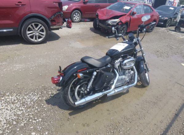 Harley-Davidson Sportster XL883 SuperLow, 2015 г.