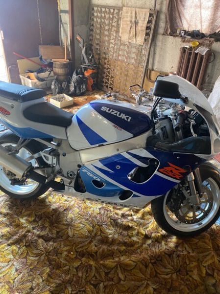 Suzuki GSX-R 750 кубов, 1999 г.