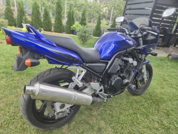 Yamaha FZS, 2002 г.