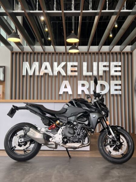 BMW F 900 R Triple Black, 2026 г.