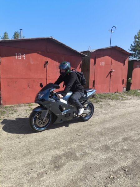 Suzuki GSX-R, 2002 г.