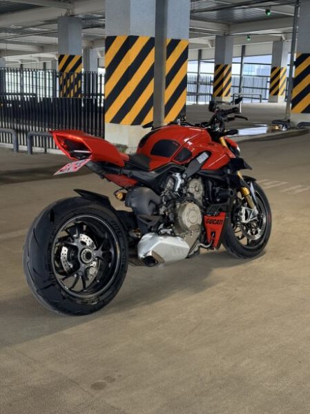 Ducati Streetfighter V4S, 2024 г.