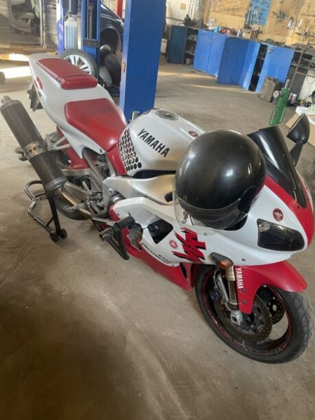 Yamaha YZF, 1998 г.