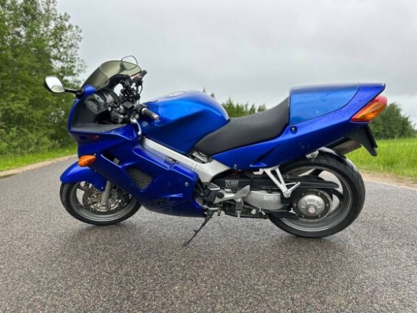 Honda VFR, 2001 г.