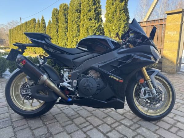 Aprilia RSV4 Factory Ultra Dark, 2022 г.