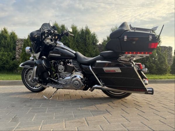 Harley-Davidson Electra Glide Ultra Limited (103 Twin Cam) pnevma, 2013 г.
