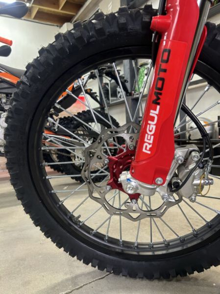 Regulmoto Holeshot, 2025 г.