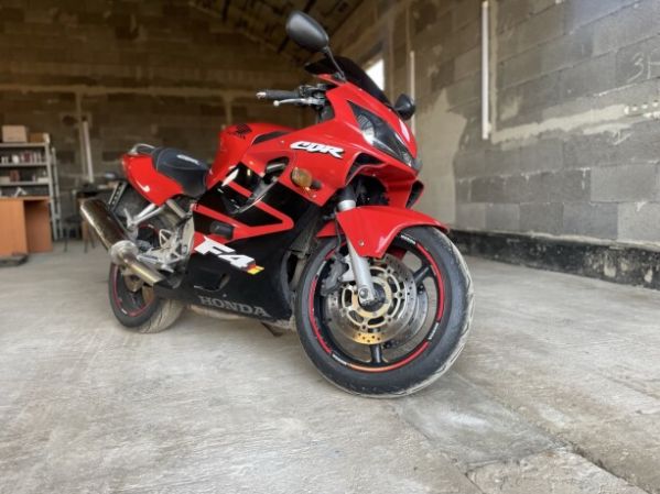 Honda CBR F4i, 2002 г.