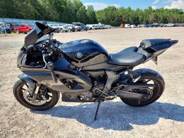 Yamaha YZF R7, 2025 г.