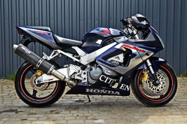 Honda CBR 900 RR, 2001 г.