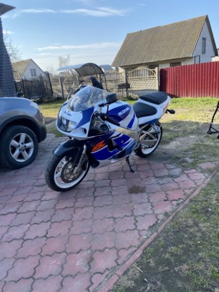 Suzuki GSX-R 750 кубов, 1999 г.
