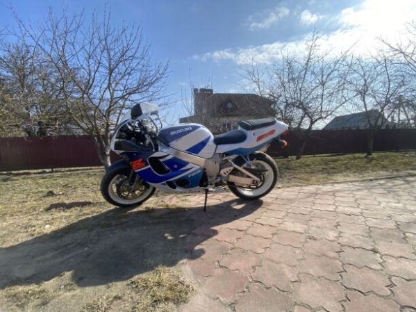 Suzuki GSX-R 750 кубов, 1999 г.