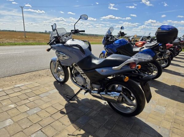BMW F, 2001 г.