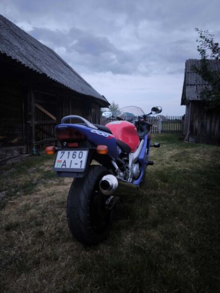 Honda CBR f4, 2000 г.