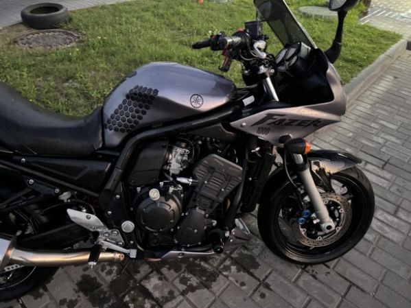 Yamaha FZS 1000, 2004 г.