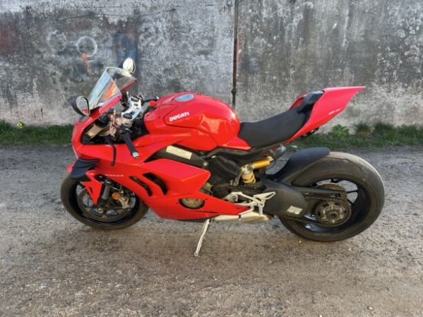 Ducati Superbike PANIGALE V4, 2020 г.