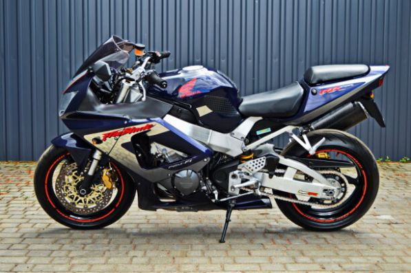 Honda CBR 900 RR, 2001 г.